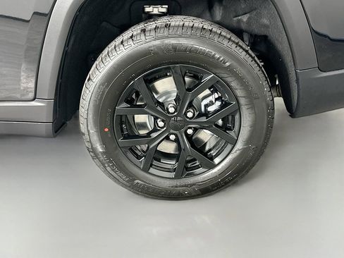 New 2026 Jeep Grand Cherokee L 4WD image 17