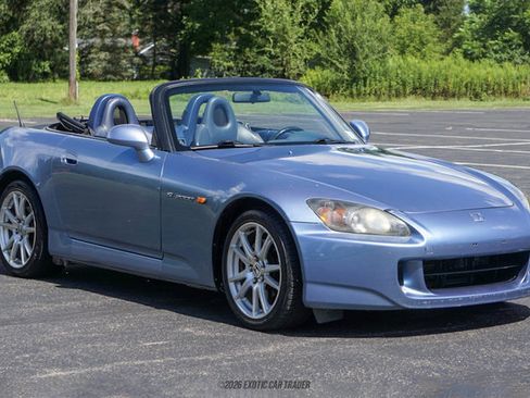 Used 2004 Honda S2000 image 9
