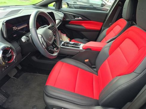 Certified 2025 Chevrolet Equinox EV RS FWD image 4