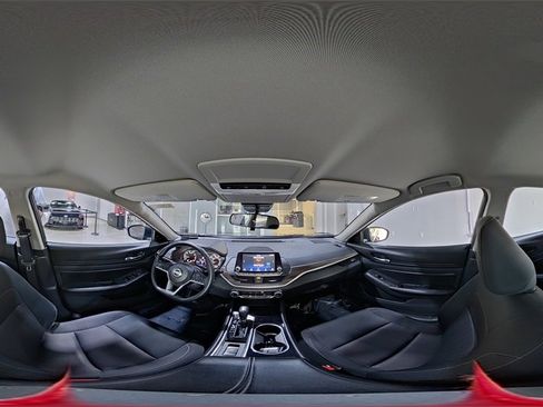 Used 2024 Nissan Altima 2.5 SV image 17