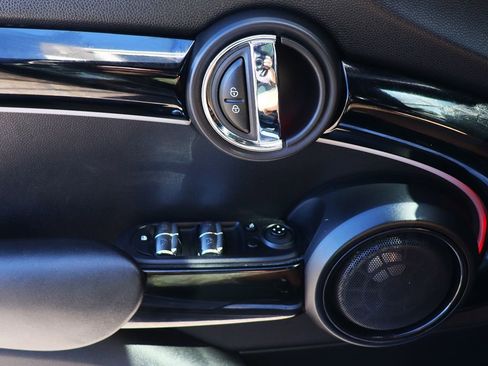 Used 2017 MINI Cooper S image 40