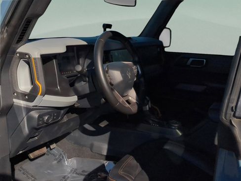 Used 2021 Ford Bronco Badlands image 16