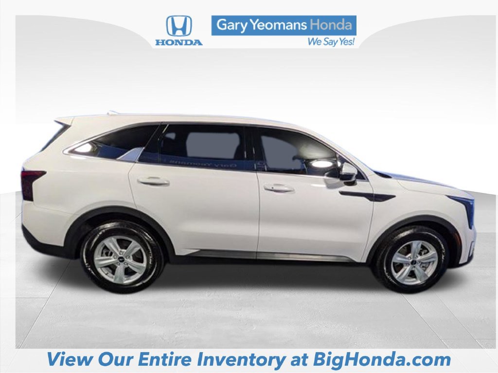 Used 2026 Kia Sorento LX FWD image 5