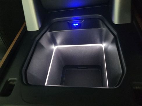 Used 2020 Land Rover Defender 110 X image 32