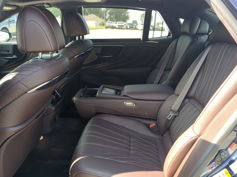 Used 2018 Lexus LS 500 AWD w/ Luxury Package image 11