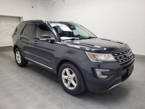 Used 2017 Ford Explorer XLT w/ Equipment Group 202A image 11