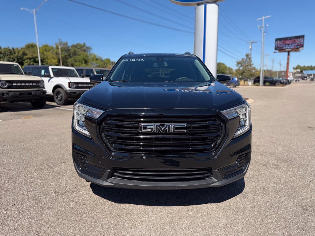 Used 2022 GMC Terrain SLE w/ Driver Convenience Package AWD/4WD image 2
