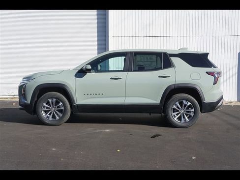 New 2026 Chevrolet Equinox LT image 2