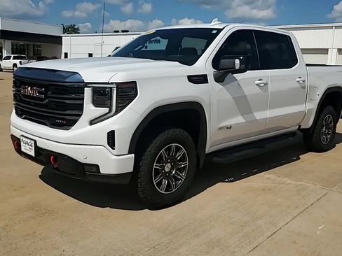 Used 2024 GMC Sierra 1500 AT4 w/ Technology Package image 4