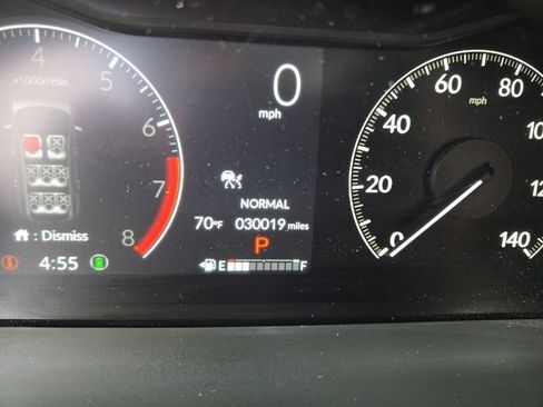 Used 2023 Honda Pilot Touring image 4