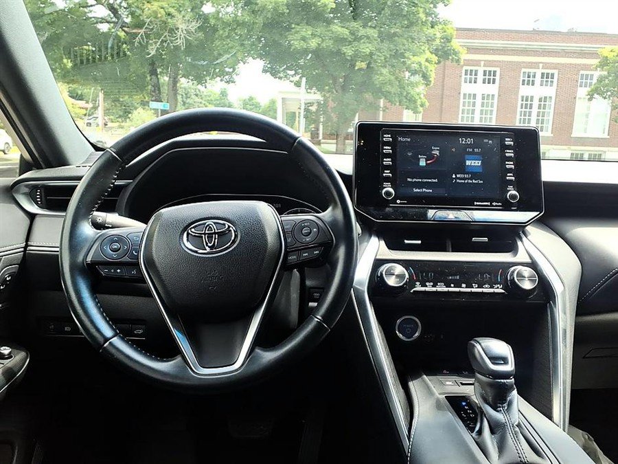 Used 2021 Toyota Venza XLE w/ Carpet Mat Package (TMS) AWD/4WD image 14