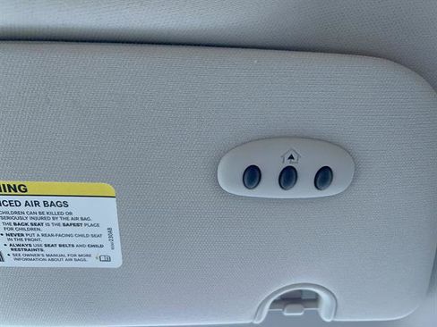 Used 2013 Chrysler Town & Country Touring image 38