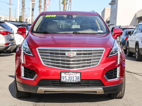 Used 2019 Cadillac XT5 Platinum image 2