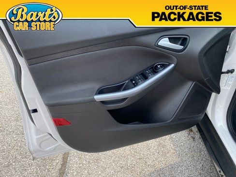Used 2013 Ford Focus Titanium w/ Luxury Pkg FWD image 24