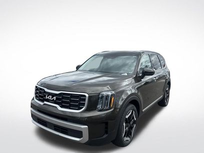 Used 2023 Kia Telluride S w/ S Sunroof Package