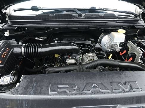 Used 2019 RAM 1500 Laramie AWD/4WD image 26