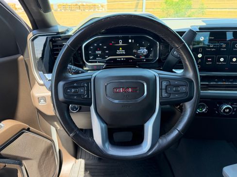 Used 2022 GMC Sierra 1500 SLE RWD image 17