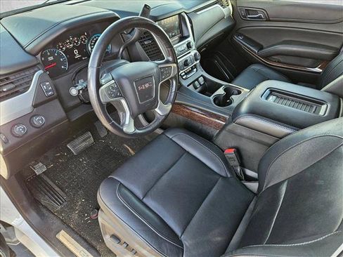 Used 2017 GMC Yukon SLT w/ Open Road Package image 8