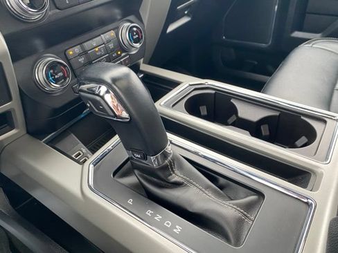 Used 2019 Ford F150 Lariat w/ Equipment Group 502A Luxury AWD/4WD image 27