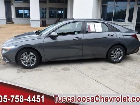 Used 2024 Hyundai Elantra SEL FWD image 6