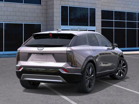 New 2026 Cadillac Optiq Luxury 2 image 4
