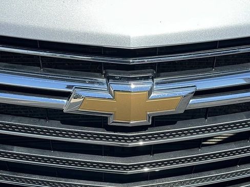 Used 2020 Chevrolet Traverse LT FWD image 28