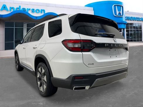 New 2026 Honda Pilot Touring image 3