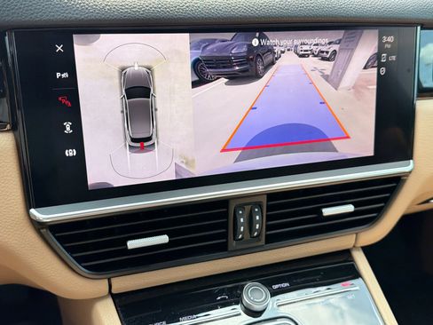 Certified 2022 Porsche Cayenne Platinum Edition AWD/4WD image 20