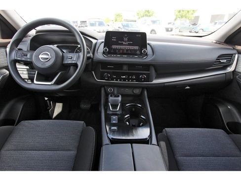 Certified 2023 Nissan Rogue SV FWD image 12