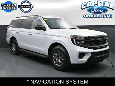 Used 2025 Ford Expedition Active RWD image 3