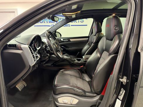 Used 2017 Porsche Cayenne GTS AWD/4WD image 9