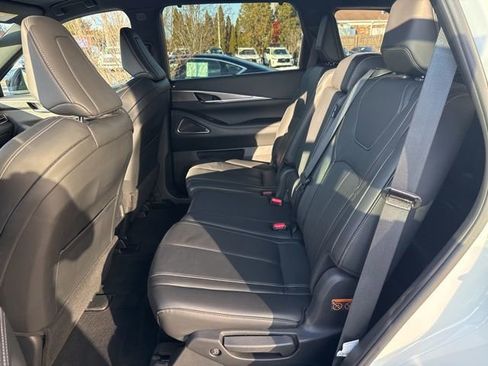 Certified 2025 INFINITI QX60 Luxe w/ Black Edition image 11