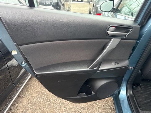 Used 2011 MAZDA MAZDA3 i Touring image 23