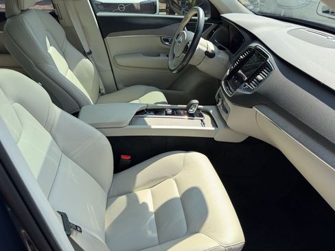 Used 2025 Volvo XC90 B6 Plus w/ Protection Package Premier AWD/4WD image 22
