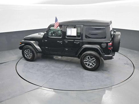 Used 2025 Jeep Wrangler Unlimited Sahara AWD/4WD image 27