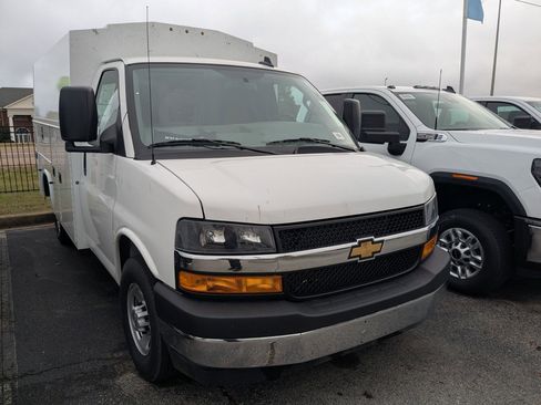 New 2025 Chevrolet Express 3500 w/ Power Convenience Package RWD image 3