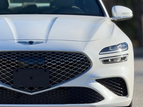 Used 2022 Genesis G70 2.0T image 14