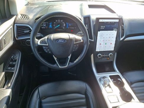 Used 2024 Ford Edge SEL w/ Convenience Package AWD/4WD image 2