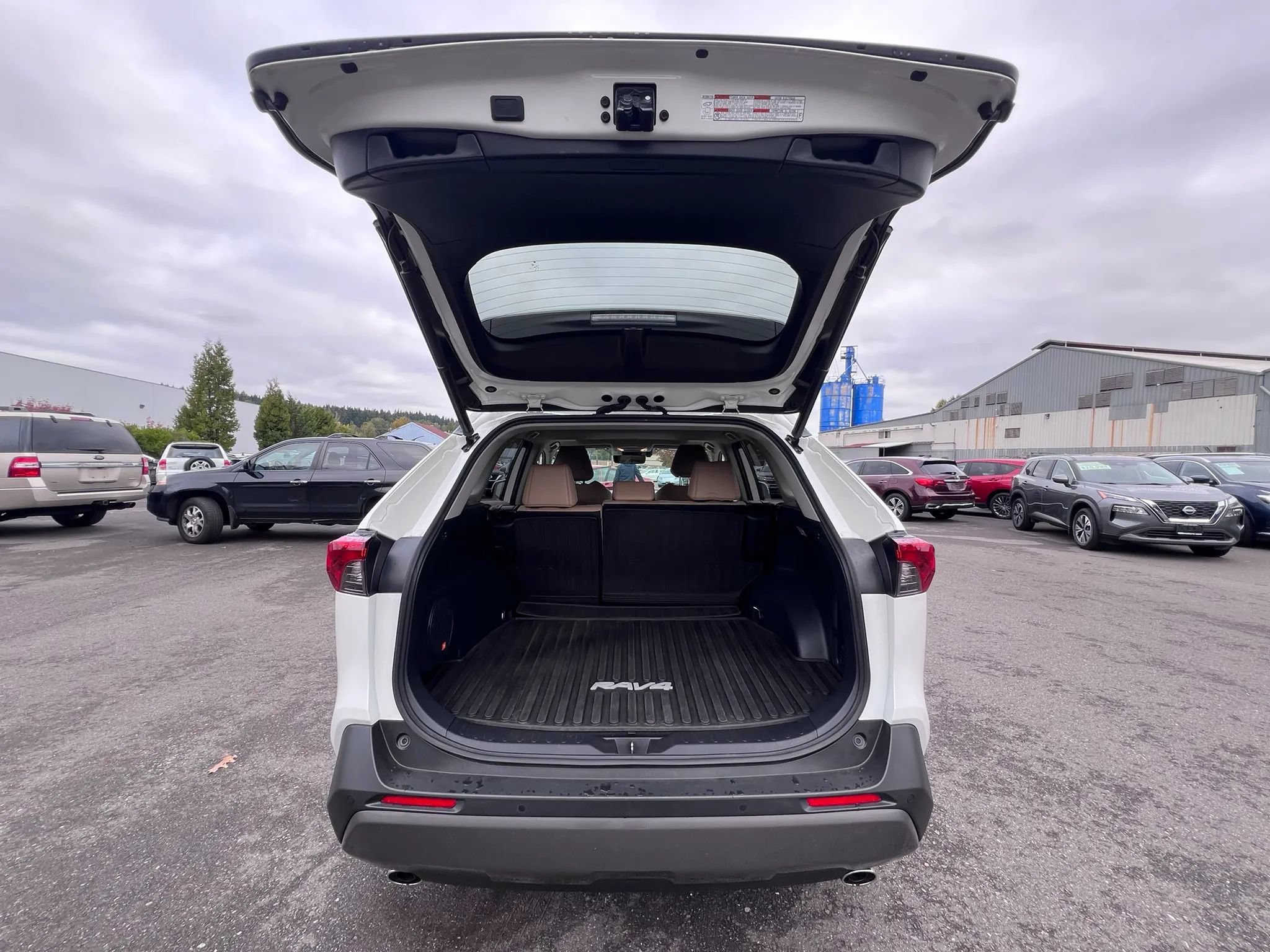 Used 2020 Toyota RAV4 Limited w/ All Weather Liner Package AWD/4WD image 40