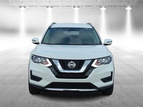 Used 2020 Nissan Rogue SV image 3