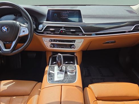 Used 2020 BMW 745e xDrive image 31