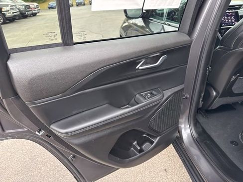 Certified 2025 Jeep Grand Cherokee Altitude AWD/4WD image 32