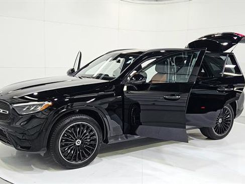 Used 2025 Mercedes-Benz GLC 300 image 31