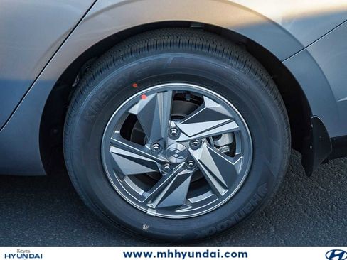 New 2026 Hyundai Elantra SE FWD image 11