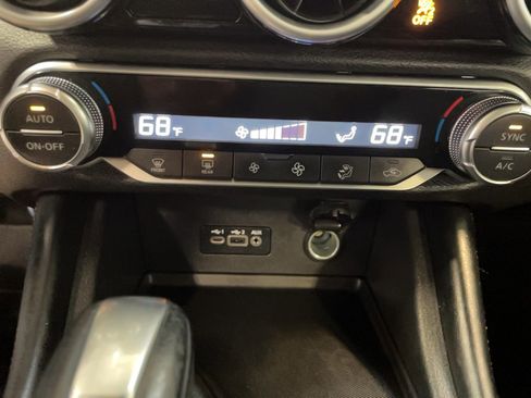 Used 2022 Nissan Sentra SR w/ Midnight Edition image 6