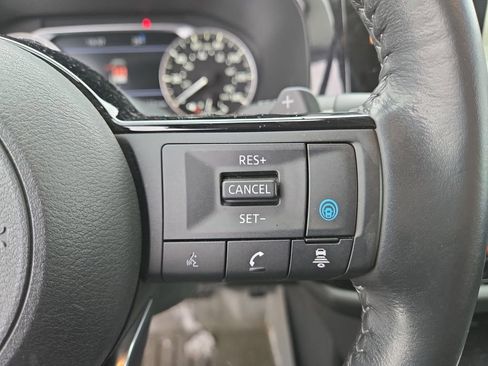 Used 2023 Nissan Pathfinder SL image 18