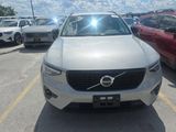 Certified 2025 Volvo XC40 B5 Plus image 2