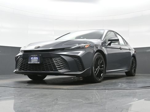 Used 2025 Toyota Camry SE AWD/4WD image 27