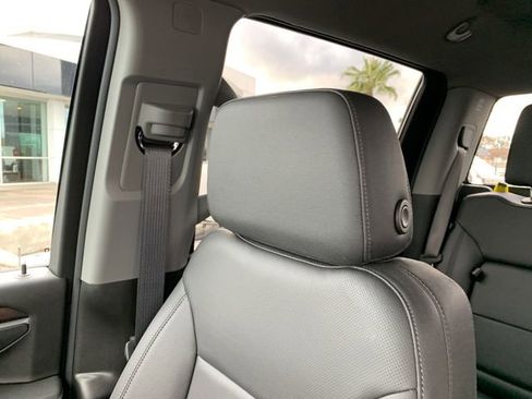 Used 2025 GMC Sierra 2500 SLT image 21