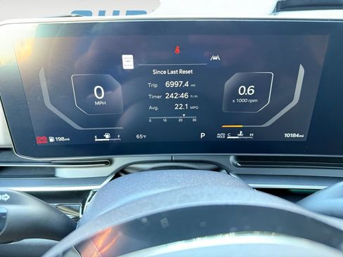 Used 2025 Kia Carnival SX Prestige image 19